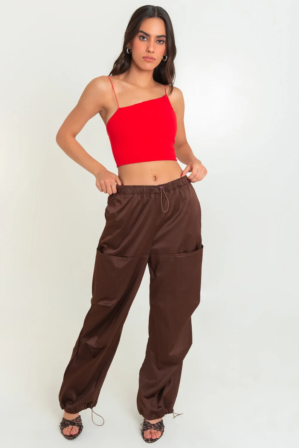 Crop top tirantes escote diagonal