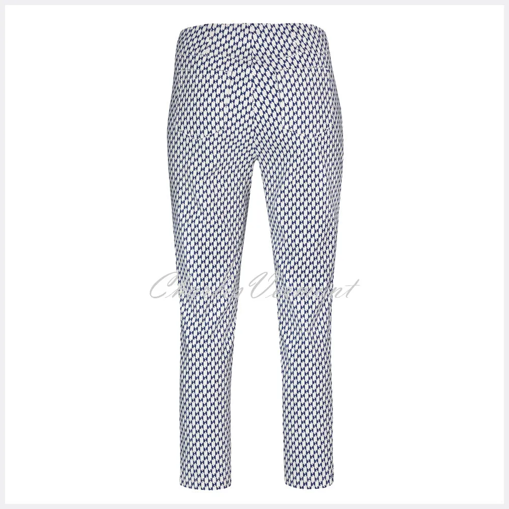 Robell Bella 09 - 7/8 Cropped Trouser 51560-54381-69 (Geometric Print)