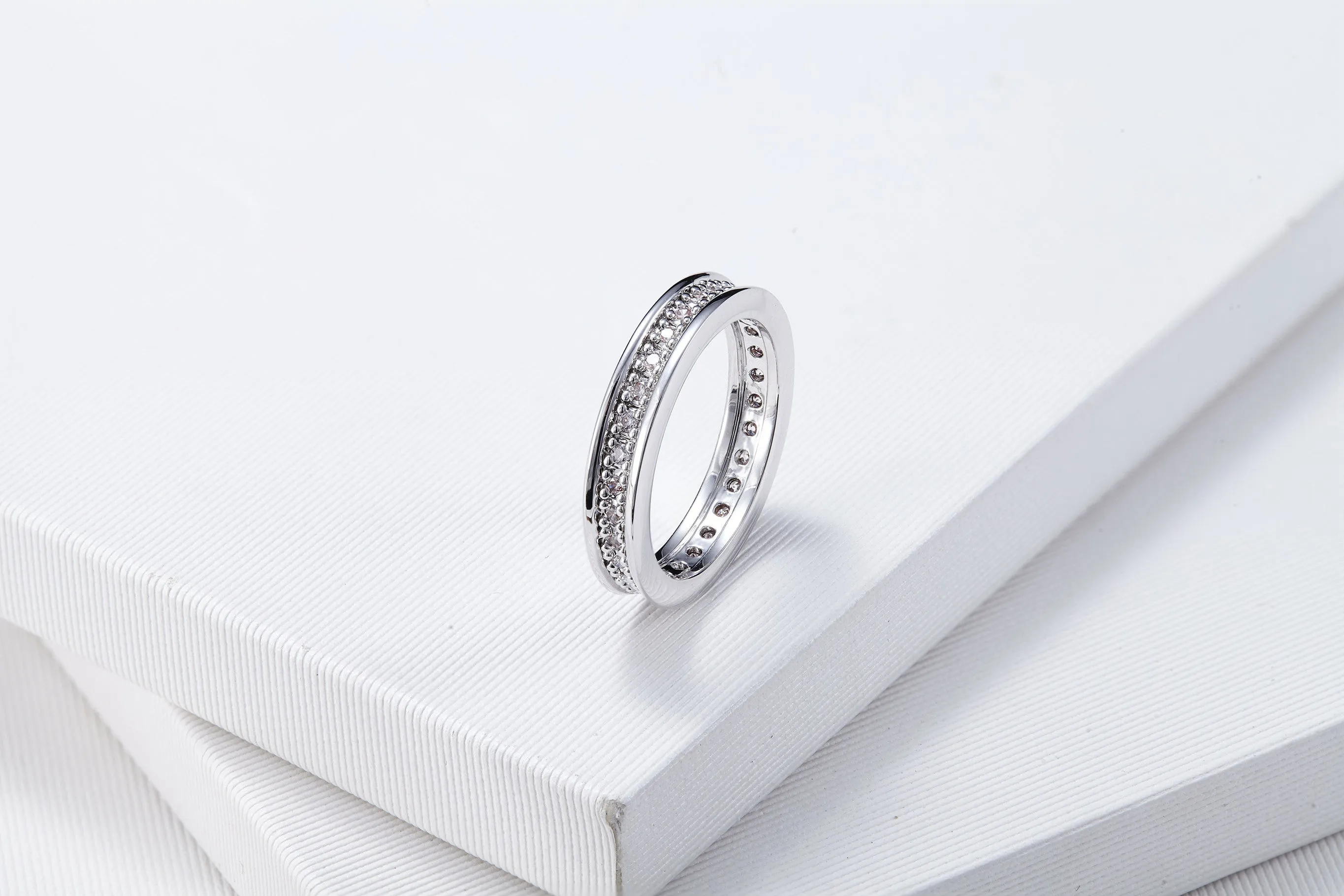 The minimalist zirconia ring